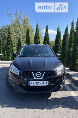 Позашляховик / Кросовер Nissan Qashqai+2 2011 в Надвірній