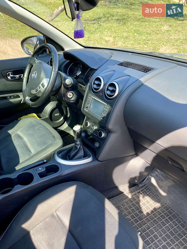 Внедорожник / Кроссовер Nissan Qashqai+2 2011 в Косове