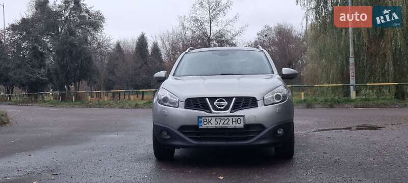 Внедорожник / Кроссовер Nissan Qashqai+2 2012 в Ровно