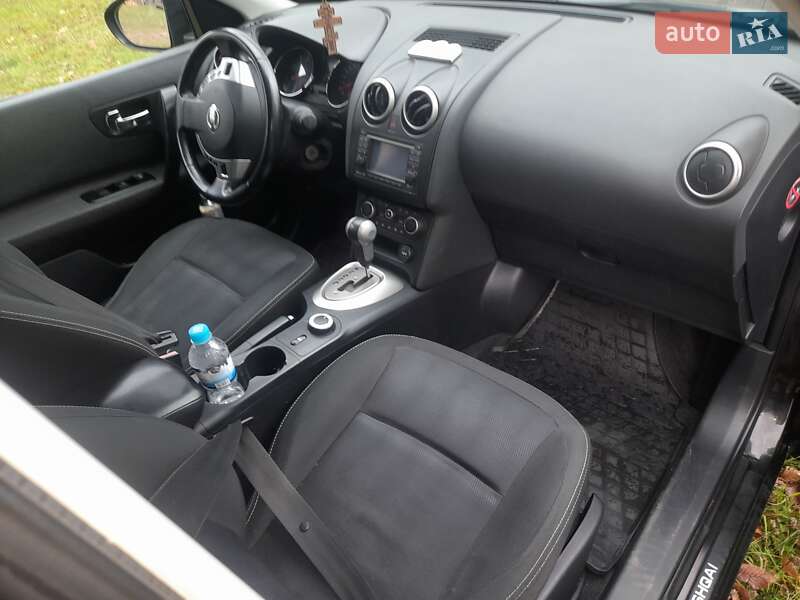 Внедорожник / Кроссовер Nissan Qashqai+2 2011 в Черновцах