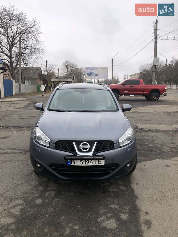 Позашляховик / Кросовер Nissan Qashqai+2 2010 в Полтаві