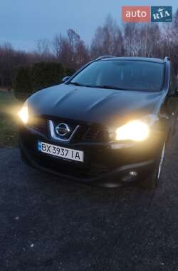 Позашляховик / Кросовер Nissan Qashqai+2 2010 в Хмельницькому