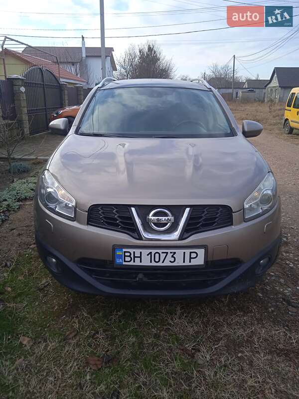Внедорожник / Кроссовер Nissan Qashqai+2 2010 в Белгороде-Днестровском