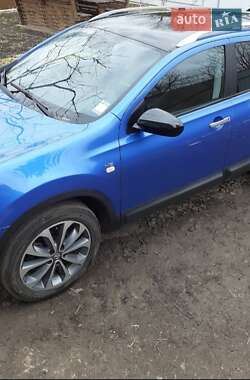 Внедорожник / Кроссовер Nissan Qashqai+2 2009 в 