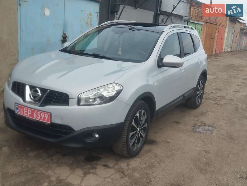 Позашляховик / Кросовер Nissan Qashqai+2 2011 в Нових Санжарах