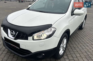 Позашляховик / Кросовер Nissan Qashqai+2 2011 в Чернівцях