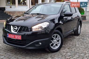 Позашляховик / Кросовер Nissan Qashqai+2 2010 в Золочеві