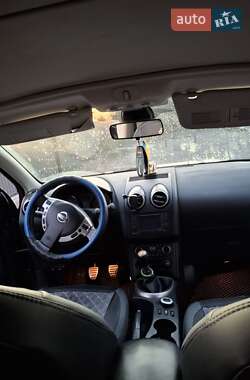 Позашляховик / Кросовер Nissan Qashqai+2 2011 в 