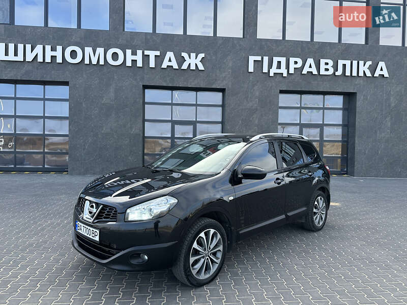 Позашляховик / Кросовер Nissan Qashqai+2 2011 в Умані