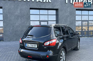 Позашляховик / Кросовер Nissan Qashqai+2 2011 в Умані