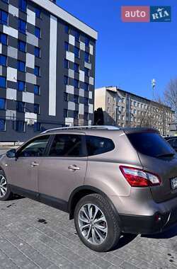 Позашляховик / Кросовер Nissan Qashqai+2 2012 в Івано-Франківську