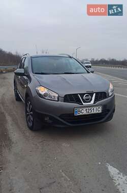 Позашляховик / Кросовер Nissan Qashqai+2 2011 в Львові