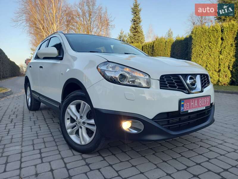 Позашляховик / Кросовер Nissan Qashqai+2 2011 в Луцьку