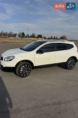 Позашляховик / Кросовер Nissan Qashqai+2 2011 в Львові