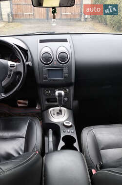 Позашляховик / Кросовер Nissan Qashqai+2 2011 в 