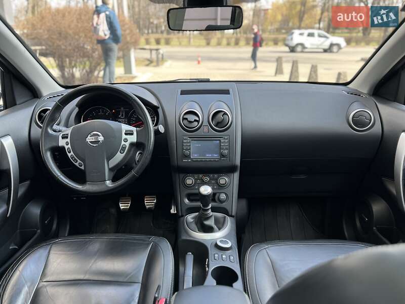 Внедорожник / Кроссовер Nissan Qashqai+2 2010 в Полтаве