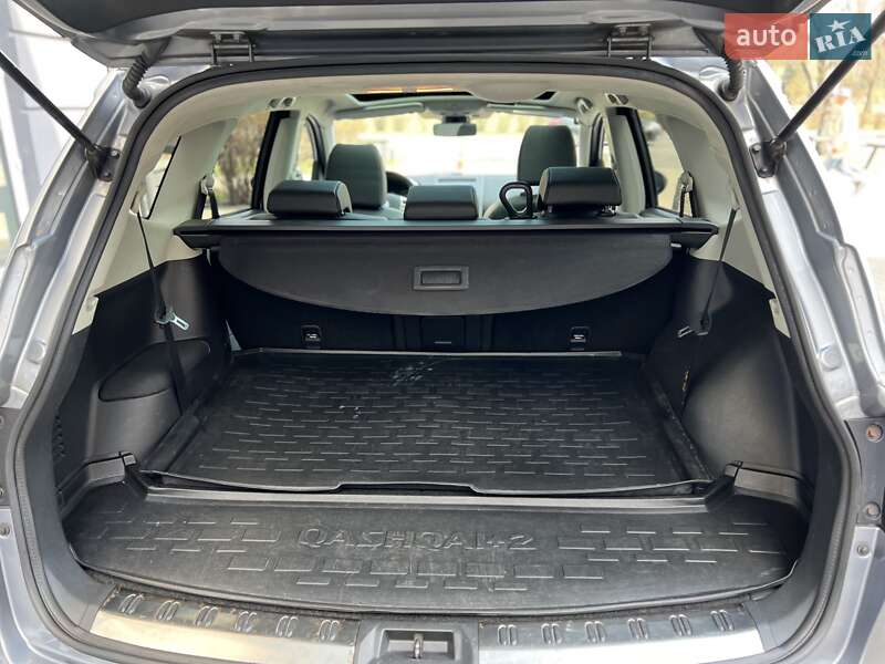 Внедорожник / Кроссовер Nissan Qashqai+2 2010 в Полтаве