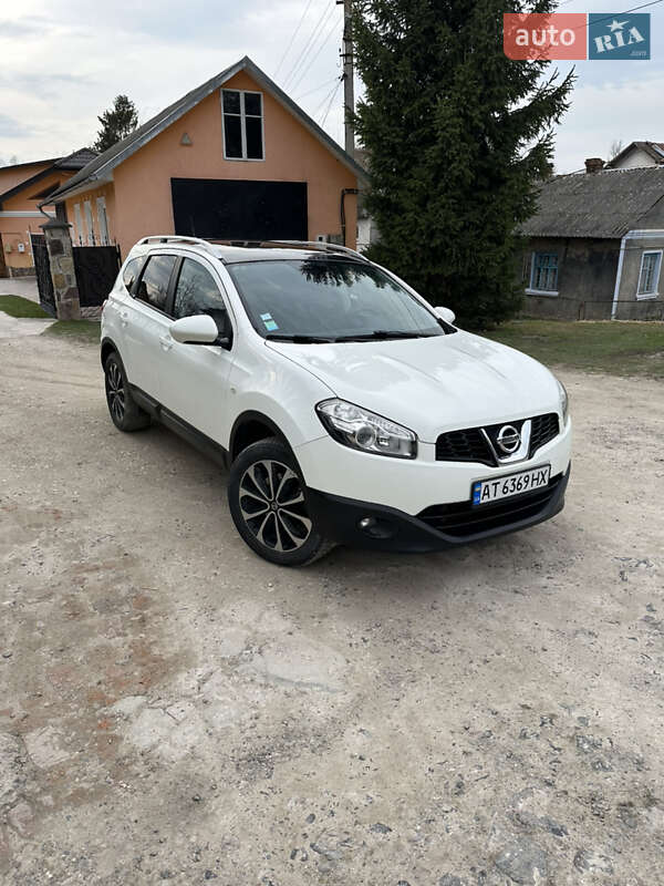 Позашляховик / Кросовер Nissan Qashqai+2 2012 в Монастириській