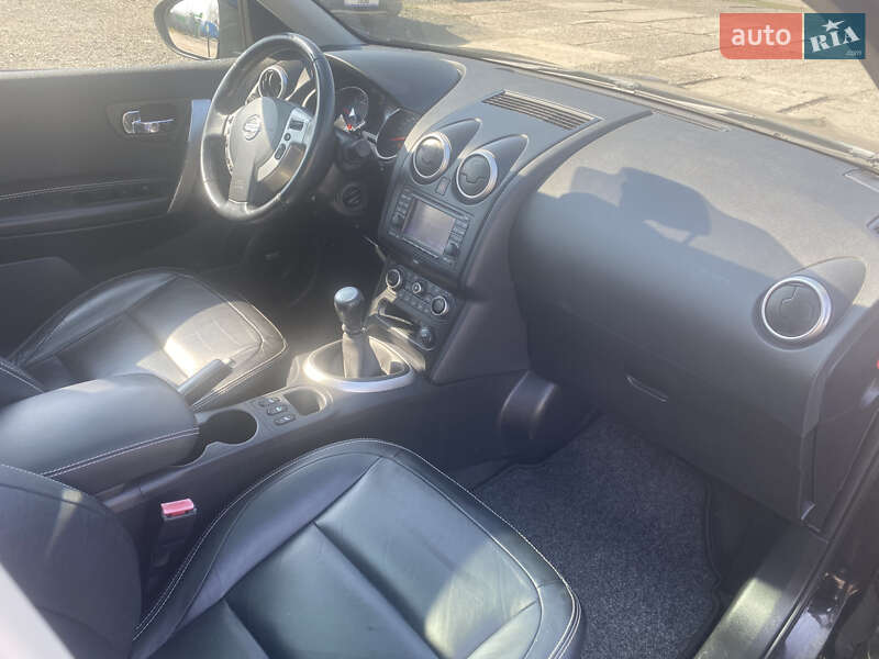 Внедорожник / Кроссовер Nissan Qashqai+2 2013 в Нововолынске