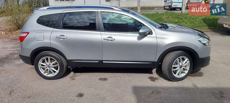 Внедорожник / Кроссовер Nissan Qashqai+2 2010 в Збараже