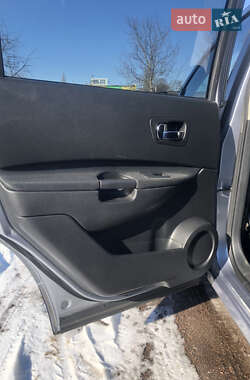 Позашляховик / Кросовер Nissan Qashqai+2 2010 в 