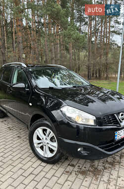 Внедорожник / Кроссовер Nissan Qashqai+2 2010 в 