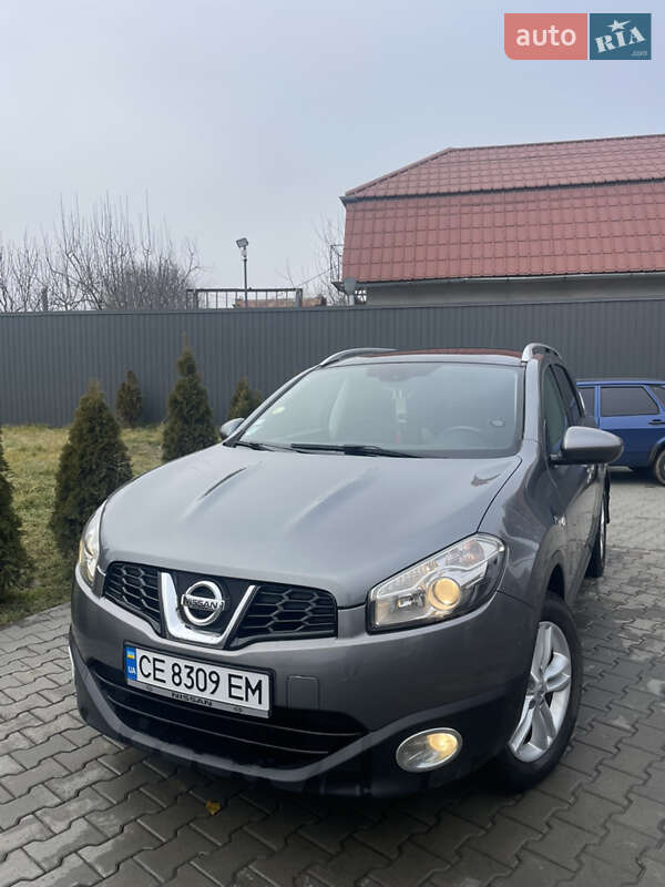 Позашляховик / Кросовер Nissan Qashqai+2 2011 в Чернівцях