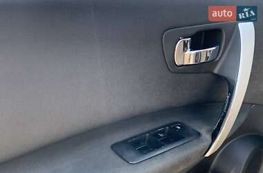 Позашляховик / Кросовер Nissan Qashqai+2 2012 в 