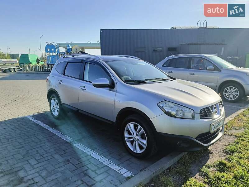 Nissan Qashqai+2 2011