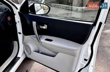 Внедорожник / Кроссовер Nissan Qashqai+2 2010 в 