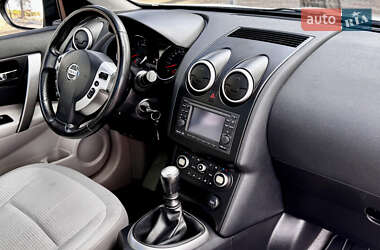 Внедорожник / Кроссовер Nissan Qashqai+2 2010 в 