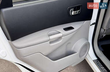 Внедорожник / Кроссовер Nissan Qashqai+2 2010 в 