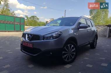 Позашляховик / Кросовер Nissan Qashqai+2 2012 в 