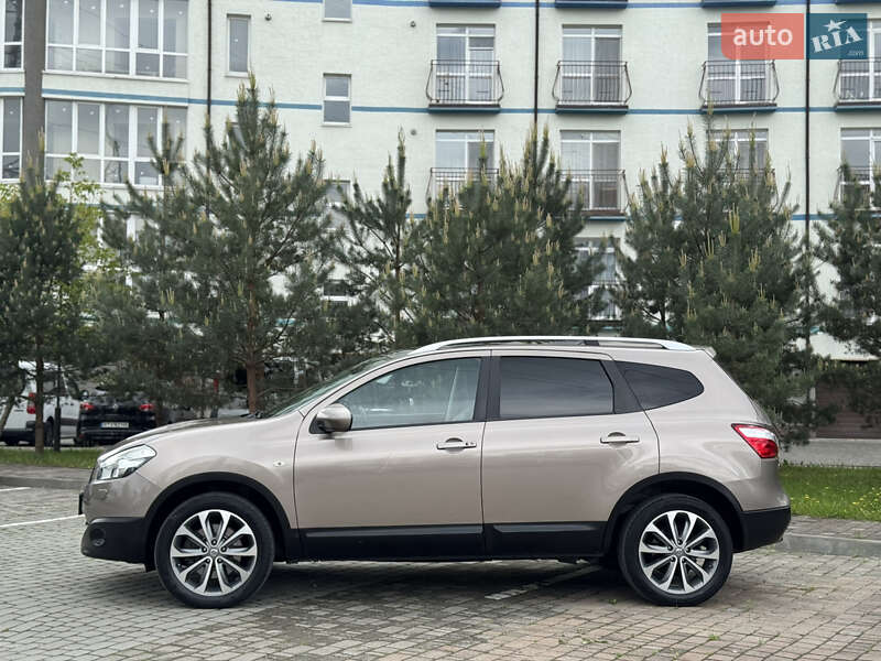 Внедорожник / Кроссовер Nissan Qashqai+2 2010 в Ивано-Франковске