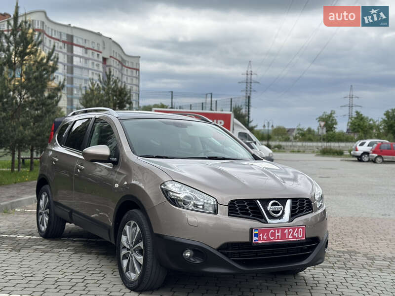 Внедорожник / Кроссовер Nissan Qashqai+2 2010 в Ивано-Франковске