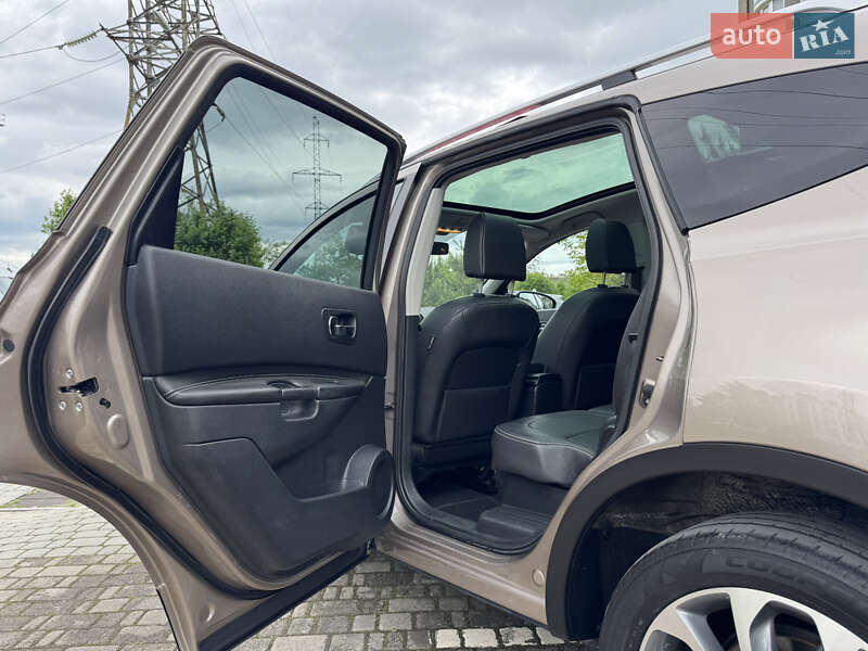 Внедорожник / Кроссовер Nissan Qashqai+2 2010 в Ивано-Франковске