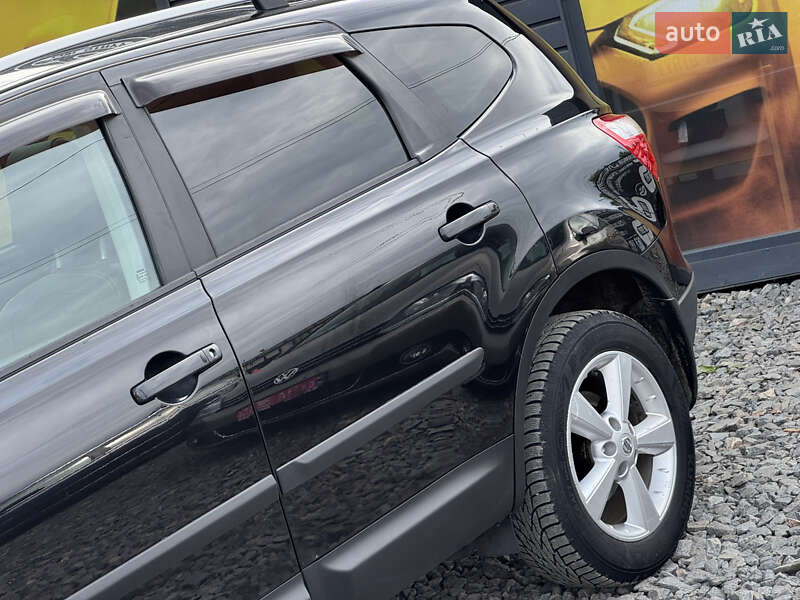 Позашляховик / Кросовер Nissan Qashqai+2 2010 в Стрию
