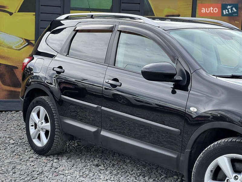 Позашляховик / Кросовер Nissan Qashqai+2 2010 в Стрию