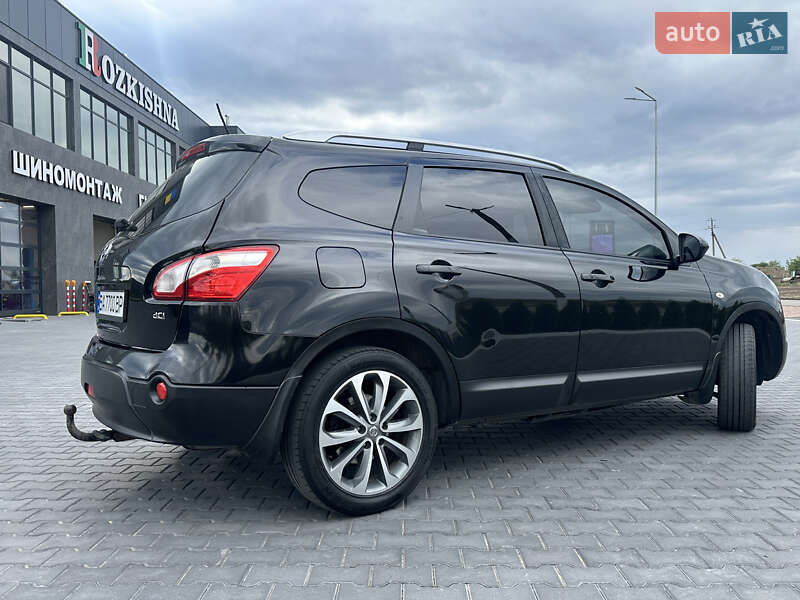 Позашляховик / Кросовер Nissan Qashqai+2 2011 в Голованівську