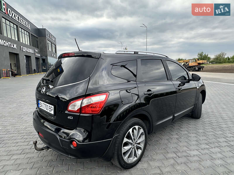 Позашляховик / Кросовер Nissan Qashqai+2 2011 в Голованівську