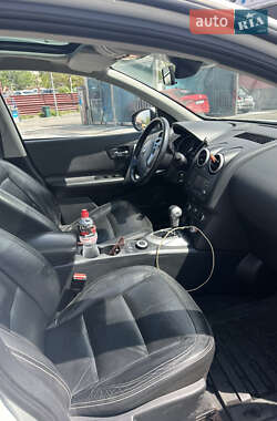 Позашляховик / Кросовер Nissan Qashqai+2 2013 в 