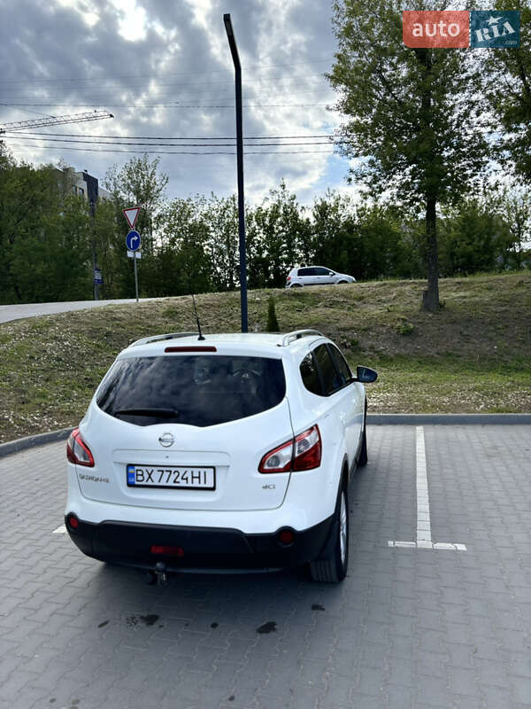 Позашляховик / Кросовер Nissan Qashqai+2 2012 в 