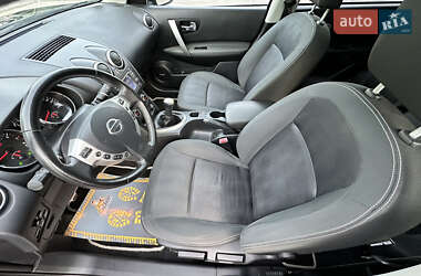 Позашляховик / Кросовер Nissan Qashqai+2 2011 в 