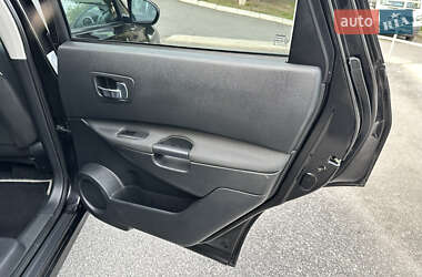 Позашляховик / Кросовер Nissan Qashqai+2 2011 в 