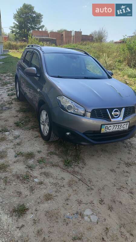 Nissan Qashqai+2 2011