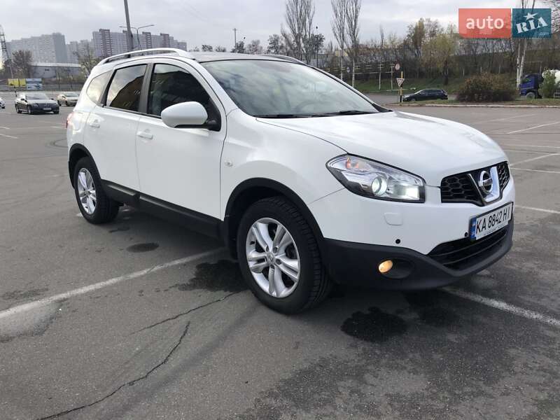 Внедорожник / Кроссовер Nissan Qashqai+2 2012 в 