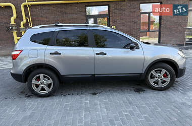 Позашляховик / Кросовер Nissan Qashqai+2 2011 в 