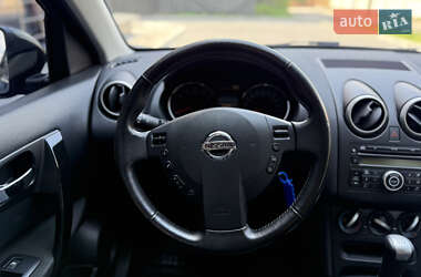 Позашляховик / Кросовер Nissan Qashqai+2 2011 в 