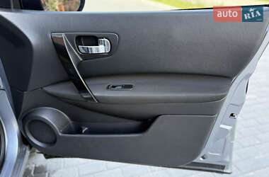 Позашляховик / Кросовер Nissan Qashqai+2 2011 в 