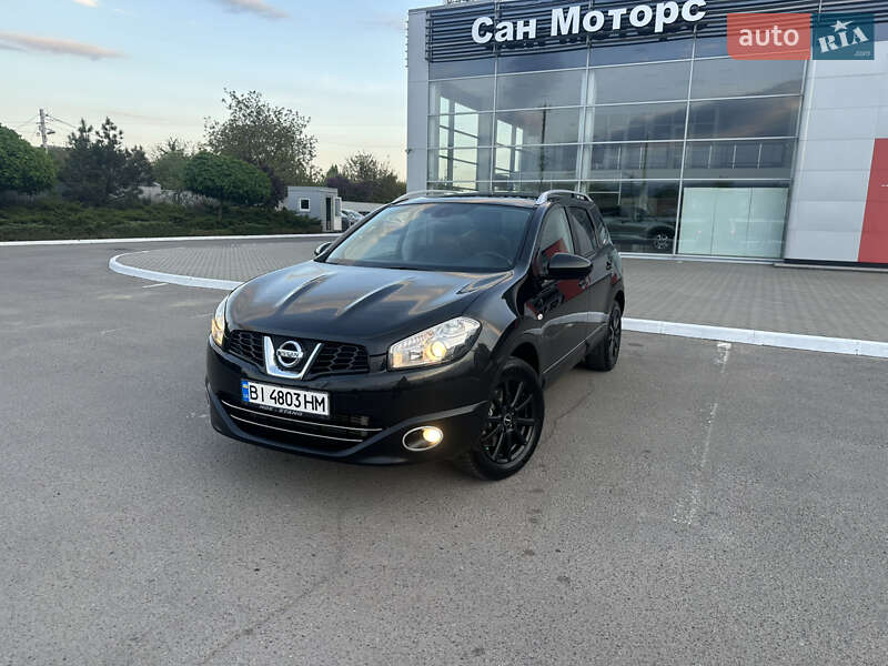 Позашляховик / Кросовер Nissan Qashqai+2 2011 в 